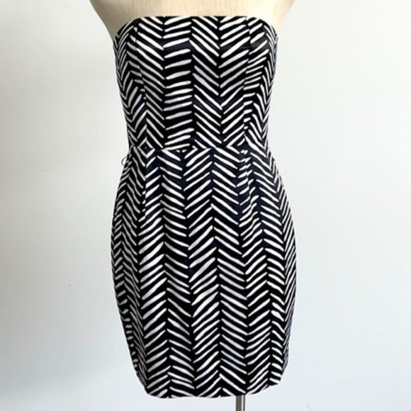BCBGeneration Black and White  Patterned Chevron Strapless Dress - Picture 1 of 4